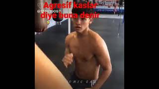 Çok Agresif Adam Böyle Kas Görülmedi Adamin Baklavasi Görünüyor