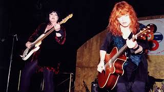 Ann &amp; Nancy Wilson - These Dreams (Live, 1999)