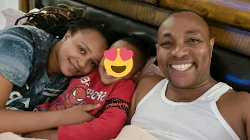 MUTHEE KIENGEI POST PHOTO IN BED WITH HIS WIFE N SON.... IS KIENGEI OVERDOING THINGS.