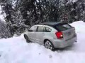 2007 dodge caliber in snow