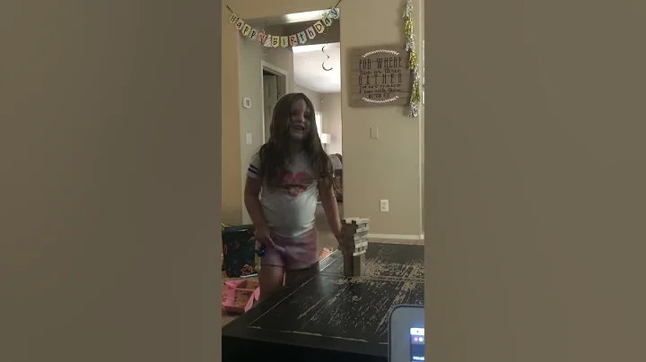 Scarlett Shumate House Domino fallover