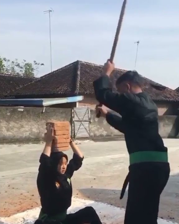 ATRAKSI SRIKANDI PAGAR NUSA