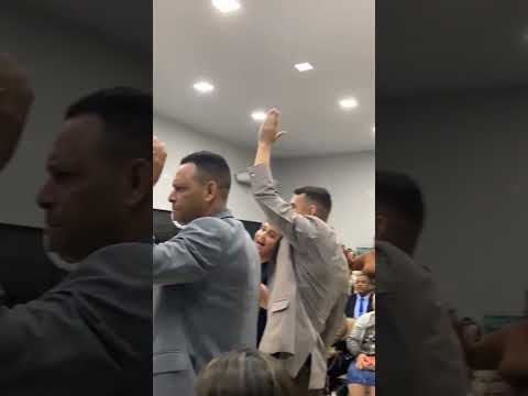 Moisés Serafim Louvando Não Ceda