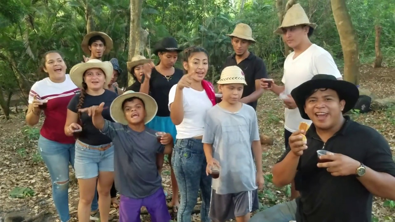 mexicano restaurant SANTA CACHUCHA!! BESOS AMARGOS IGUAL A LIMÓN - RETOS EN LA MONTAÑA P/12 de 12 EL SALVADOR GO
