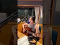 毎週火曜日「あいべや」弾き語りもしてるよ〜聴いてね👁️📻✨