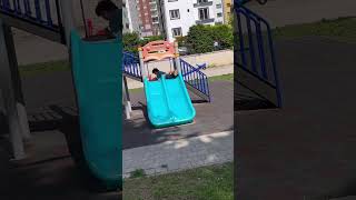 ELİF ECRİN VE KUZENİ ÇOCUK PARKINDA