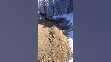 building a log landing #logging  #heavyequipment #komatsu #terex #volvo