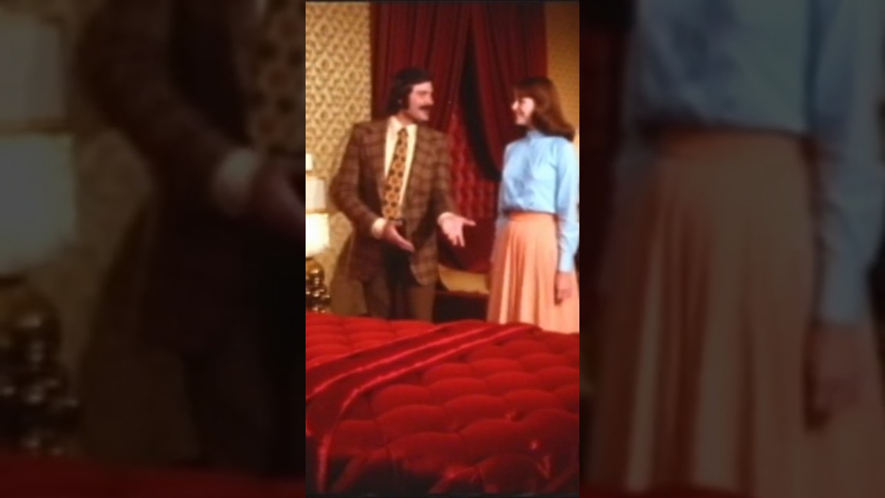 Экскурсия по выставочному залу спален 1975 года | Выставочный зал Velvet Room (пародия на рекламу...