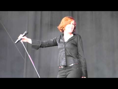 Alison Moyet - Love Resurrection (Live @ Suikerrock 2014)