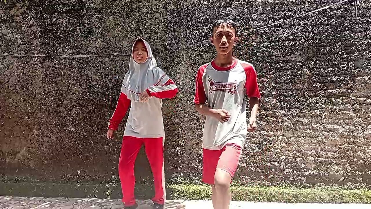 tugas pjok kelas 9c alfie raditya farich(3)dan berly yulia cesar putri (6)