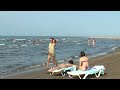 Как отдыхают гости Азербайджана на пляжах Каспия. Репортаж «Москва-Баку»