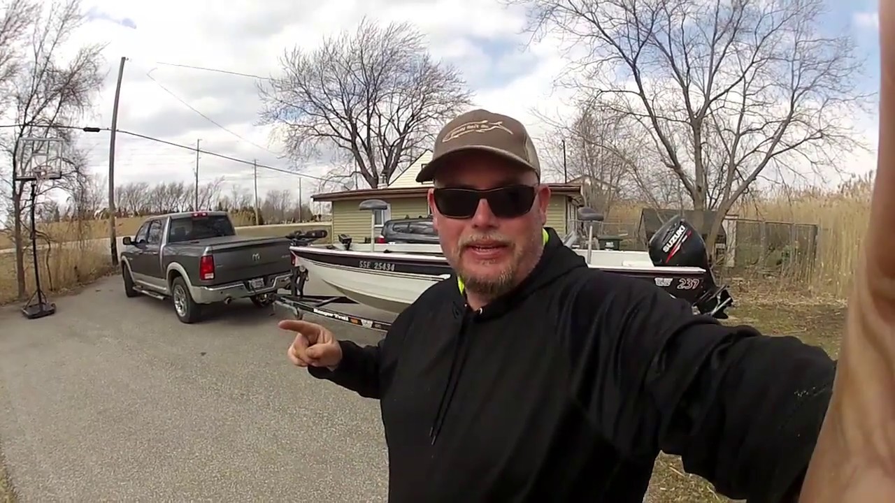 TOUGH FISHING FOR BIG JOHN AND CHRIS ON THE DETROIT RIVER