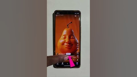 Lihat 👀apa yang dilakukan gadis ini 🥰 di ponselnya #lucu #tiktok #celana pendek #sihir #lucu