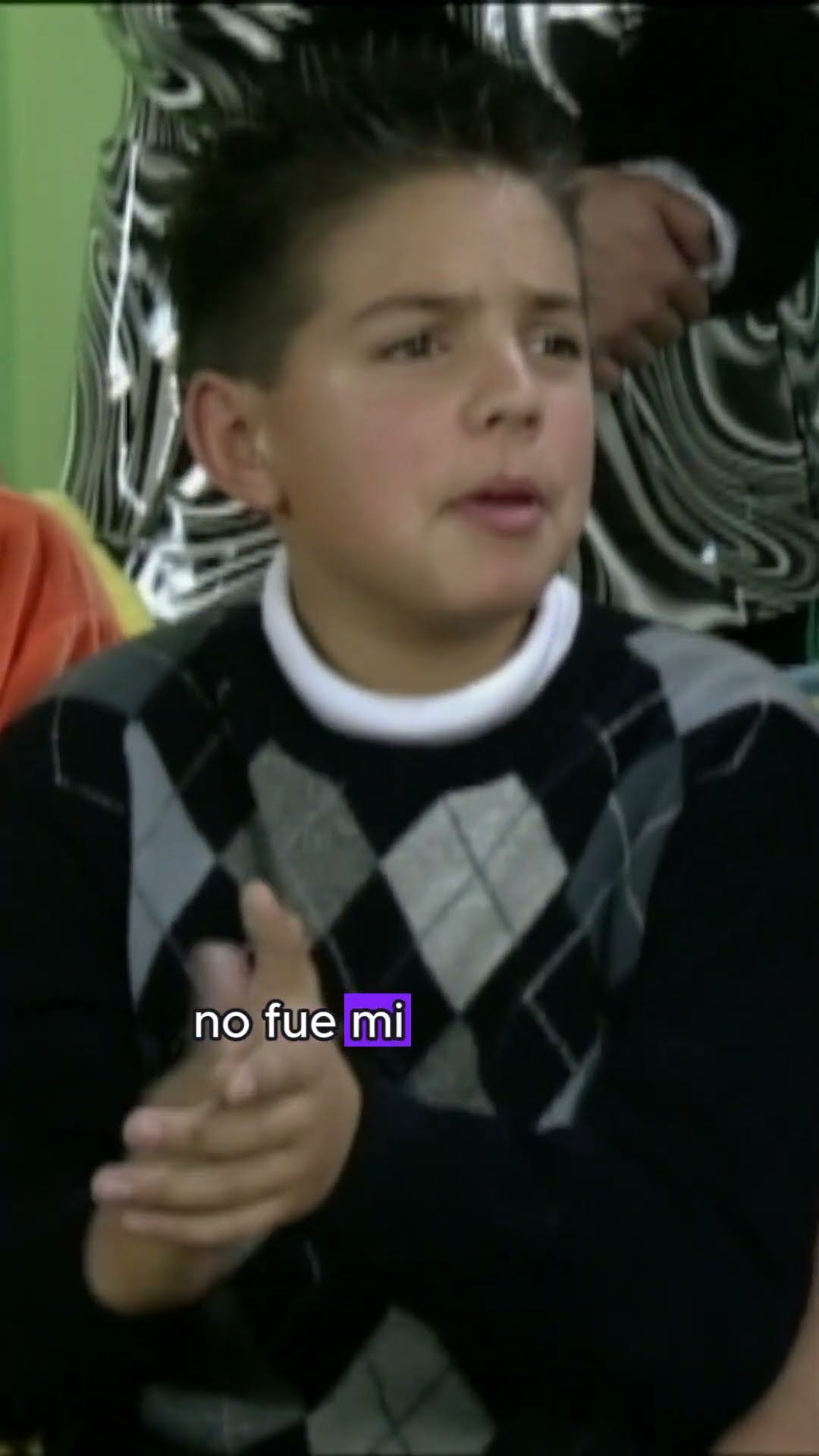 ¡Hey! ¡Chiflando y aplaudiendo! ? #LaFamiliaPLuche #Comedia #Humor