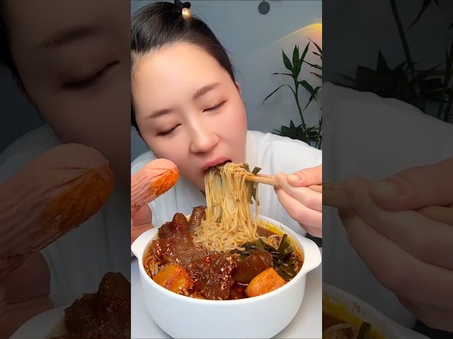 #food spicy noodles fast eating #mukbang #eating #foodvlog