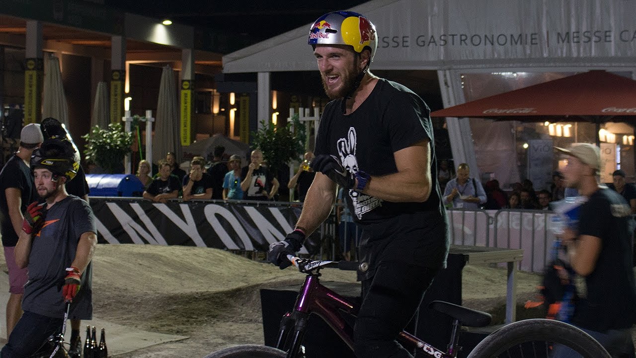 Pavel "Vishneviy" Alekhin in Aktion mit dem Bergamont Kiez Pro [Dirtjump Contest]