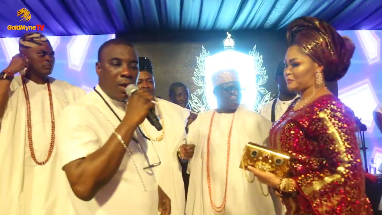 K1 DE ULTIMATE SPECIAL MOMENT FOR OBA SAHEED ELEGUSHI & WIFE AT 1ST YEAR ANN. OF OBA GBOLAHAN LAWAL