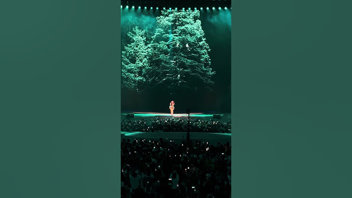 Tous les vlogs version longues seront bientôt dispos sur ma chaîne! #concert #losangeles #solotrip