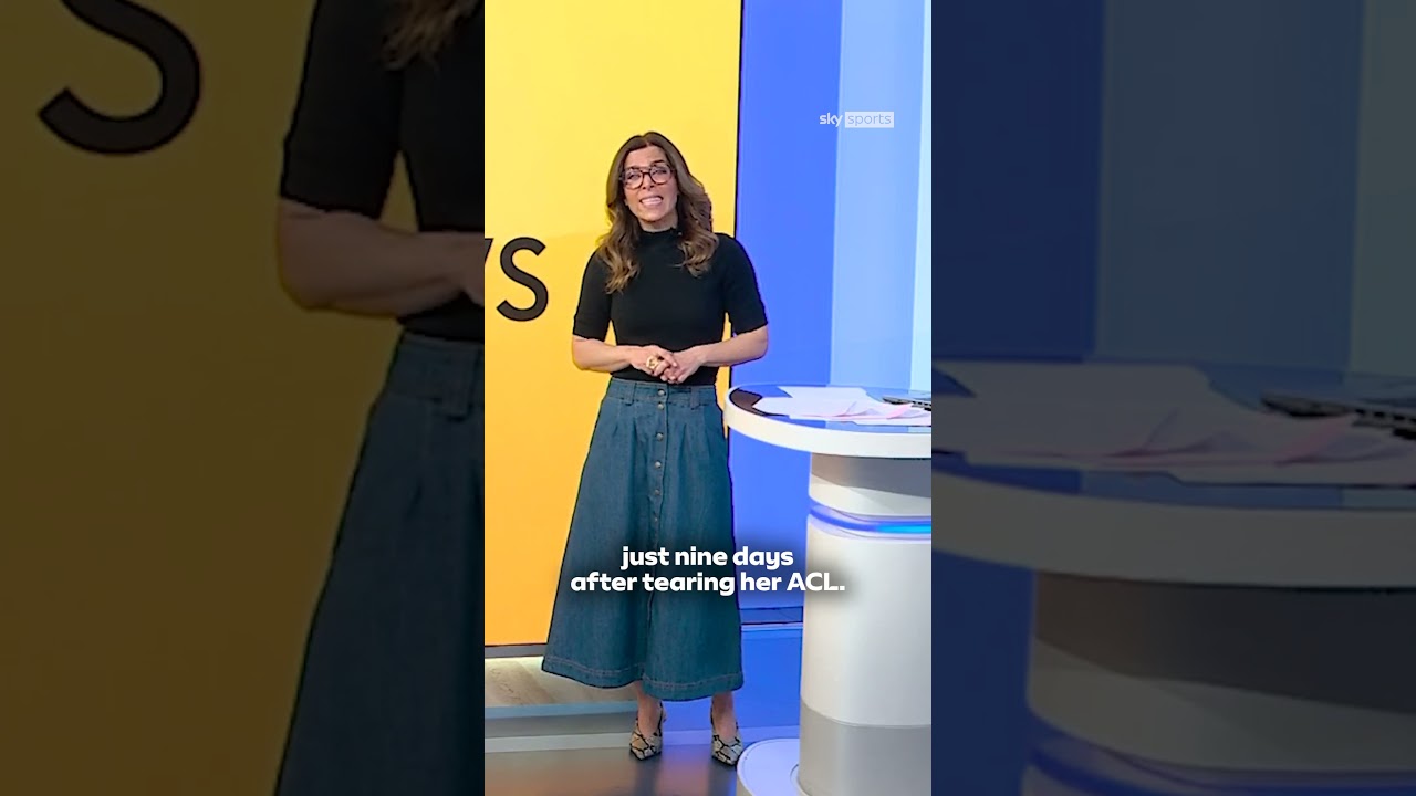 Lindsey Vonn has crashed in the Winter Olympic women's downhill 🚨