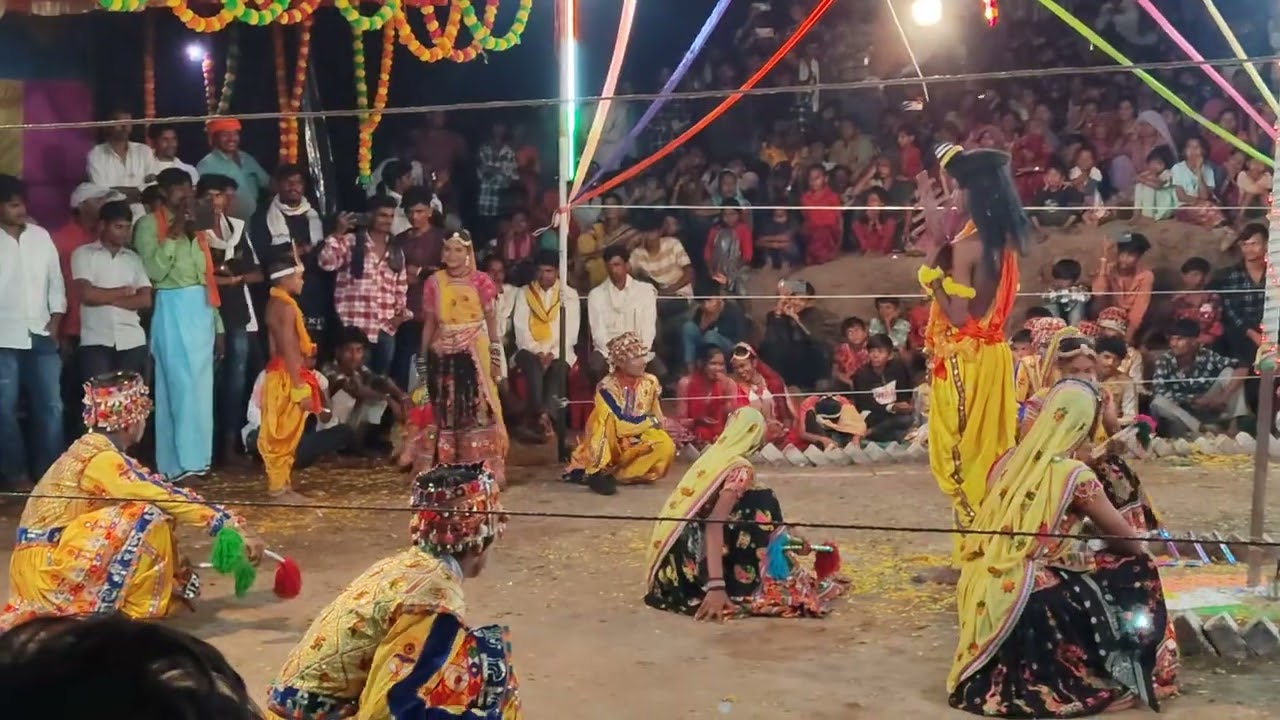 रंग राज गरबा मंडल पाचंपुला दक्षिण युवा शक्ति गरबा मडल नदी पार सिलावद  में बहुत सानदार प्रस्तुति दी 