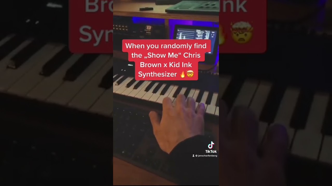 SHOW ME CHRIS BROWN SYNTH #beatmaker #chrisbrown #musicproducer #melody #instrumental #synth #rnb