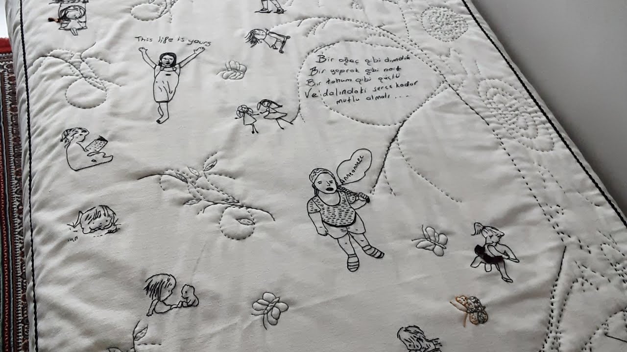 Torunuma özel yatak örtüsü yaptım. Anılar örtüye nakış oldu...