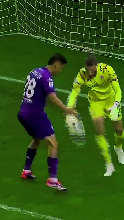 De Gea in his 2nd game for Fiorentina...  #soccerplayer #soccer #fifa #degea #goalkeeper