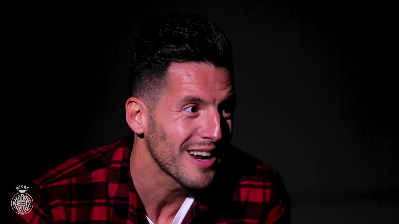 girona cathedral 🗣 Aday conversa amb en Carles i en Guillem, dues persones que han estat sense sostre