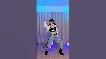 Stray Kids 특 S Class Dance Cover Guess Who S Controlling The Lights Shorts 