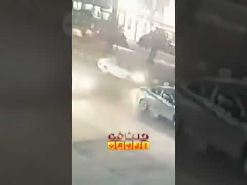 في حال تعطل السياره في الخط السريع يجب عليك اتخاذ خطوات السلامه كي لا يتكرر مثل هذا المشهد الذي حدث