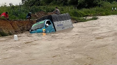 Mưa ngập, ùn tắc kéo dài trên cao tốc Phan Thiết - Dầu Giây