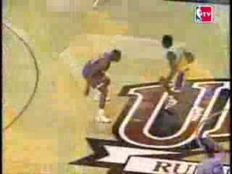 KOBE DUNKS ON BEN WALLACE [OWNAGE]