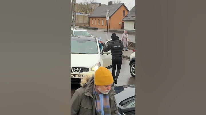 A Guard Steps In to Save the Day for a Struggling Old Lady!