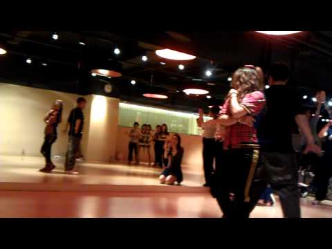 小魚兒老師 MV Dance(Trouble Maker ) 03-03-2012 (小魚老師+Apple老師雙人版)~~