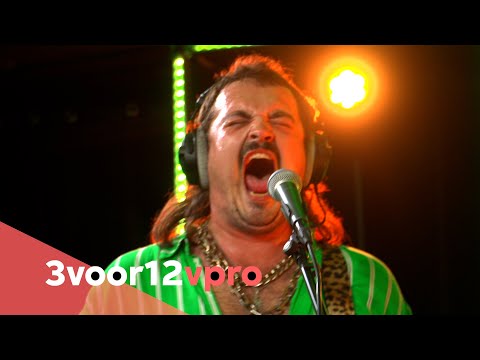 Wodan Boys - 'Thunder Glove' & 'Build The Wall' Live @ 3FM (VoorAan)