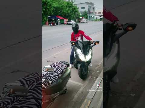 Lambretta X300 Vs