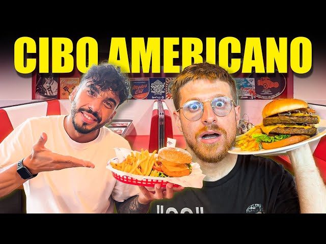 CI SFONDIAMO DI CIBO NEL FASTFOOD AMERICANO PIÙ BELLO D'ITALIA - DENTRO  SEMBRA DI STARE IN UN FILM! 