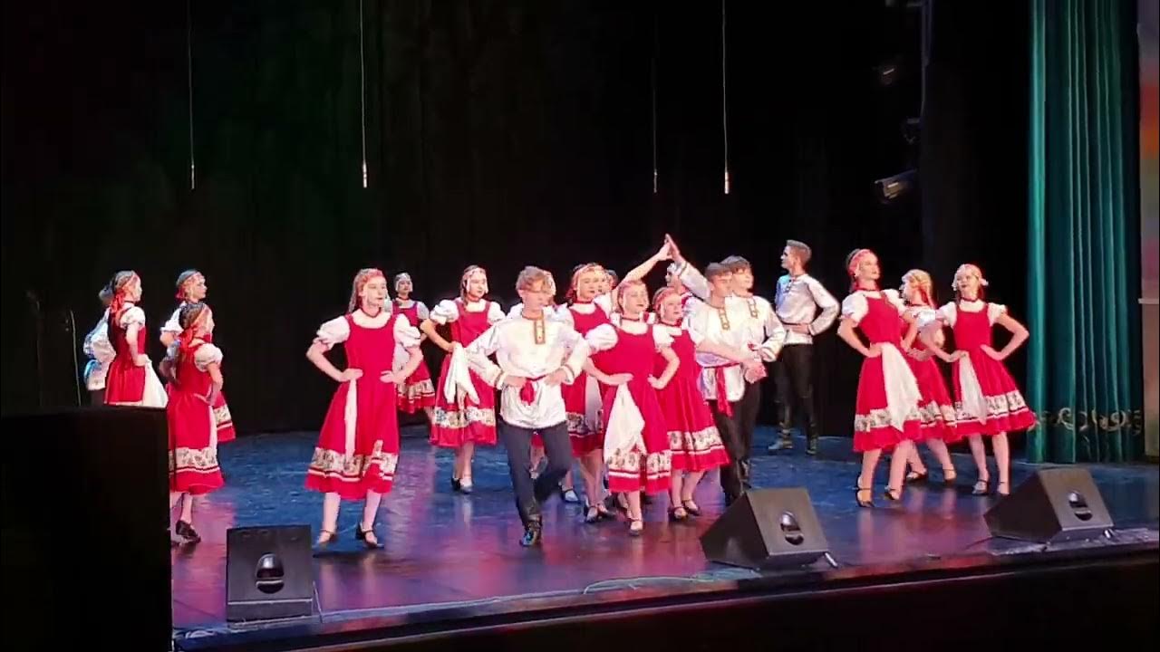 Костюмы для танца калинка малинка. Танец калинка малинка. Калинка малинка оркестр народных инструментов. Дети танцуют калинку малинку. Ансамбль калинка севастополь.
