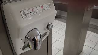 World dryer Model RAs at the Royal Armouries, Leeds, (4th floor 🚻🚼)