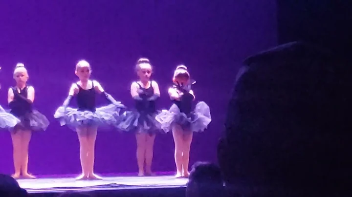 Black Swan starring Piper.