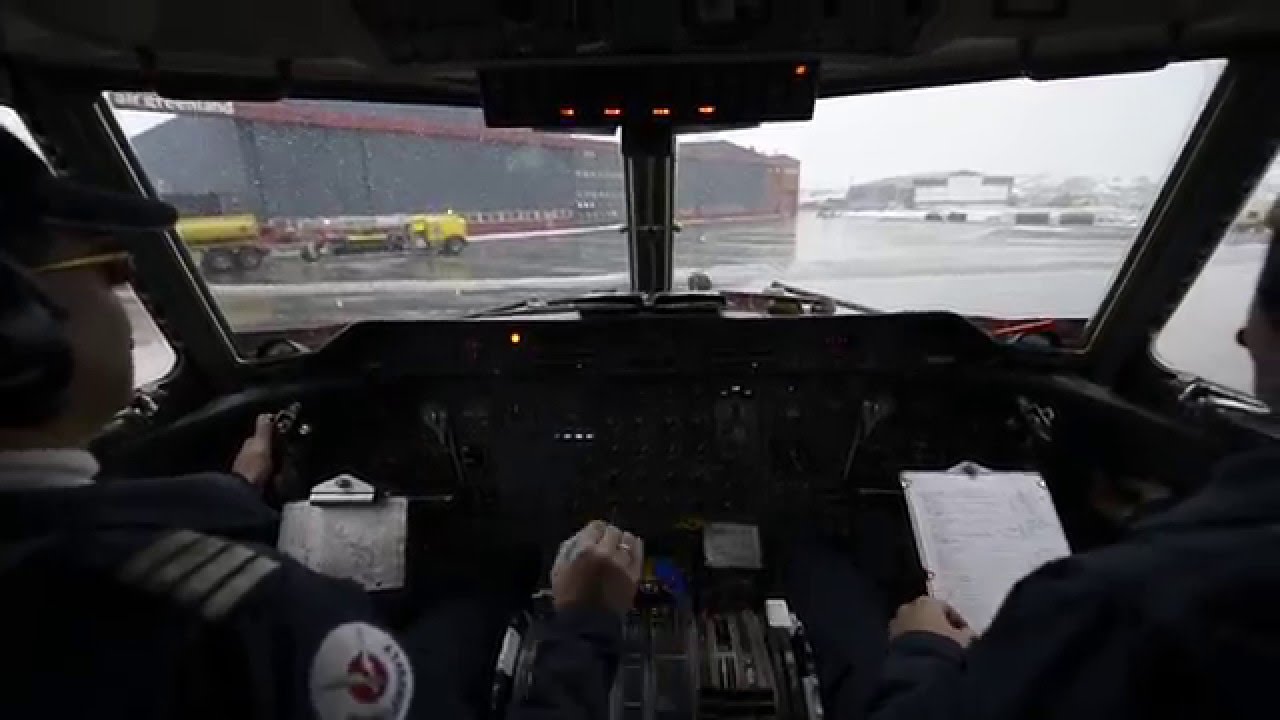 Airgreenland Dash-7 - Crosswind landing - Nuuk