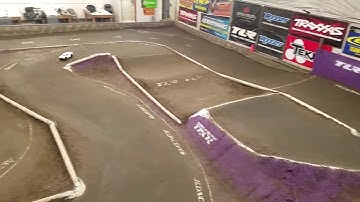 Slash 4x4 LCG Track Package Driven by XRay Driver