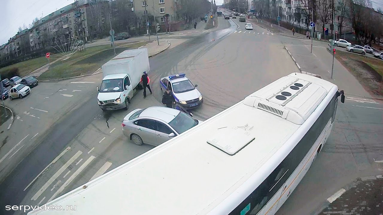 ДТП в Серпухове. Протаранил бок... 24 марта 2017г. ДТП в Серпухове. Протаранил бок... 24 марта 2017г.