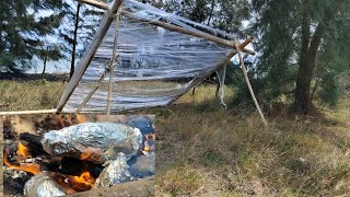 Use plastic wrap to build a shelter on an island