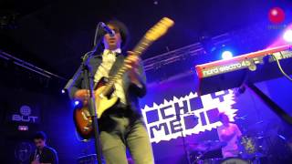 Producciones y Punto. Tahiti 80 en directo en Ocho Y Medio. Un vide...