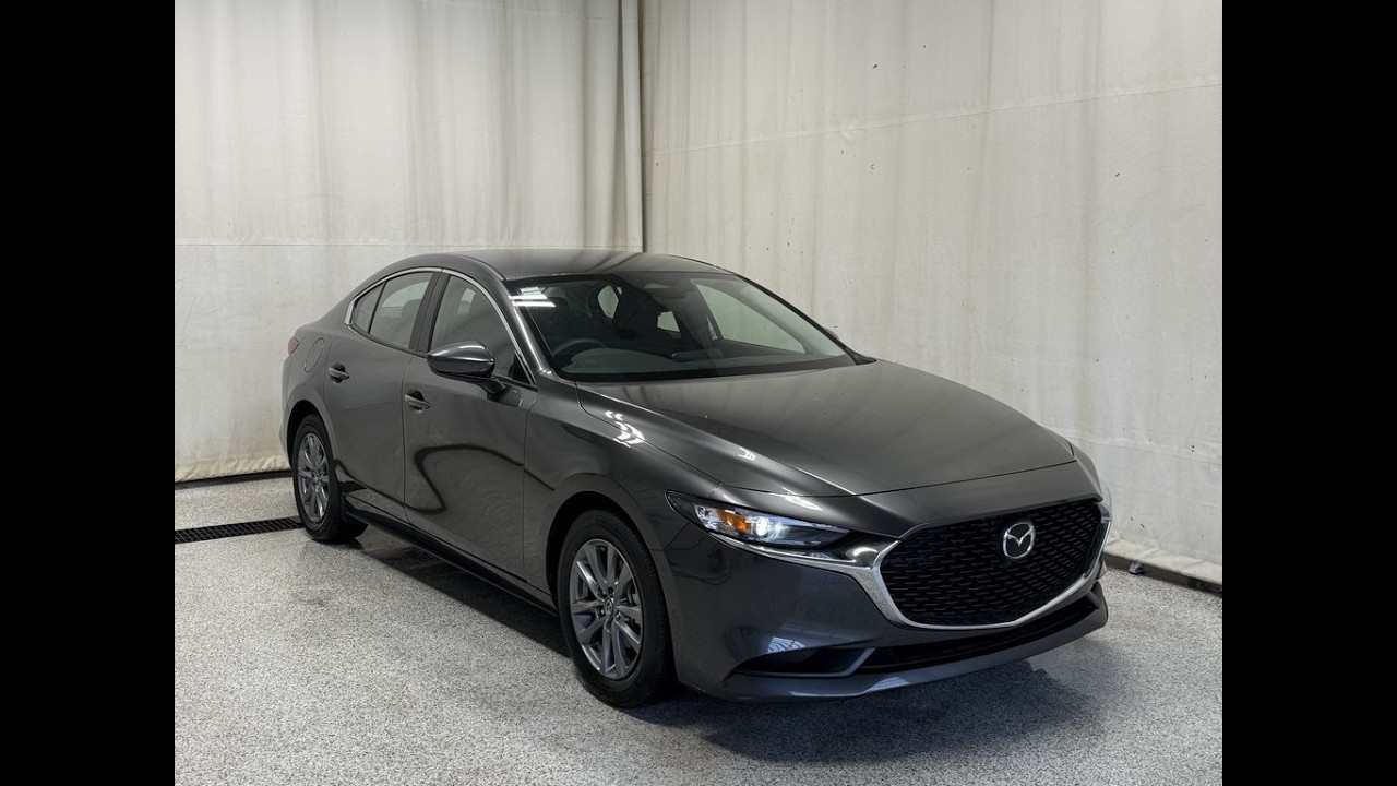 MACHINE GREY METALLIC-BLACK 2026 Mazda Mazda3 GX Park Mazda