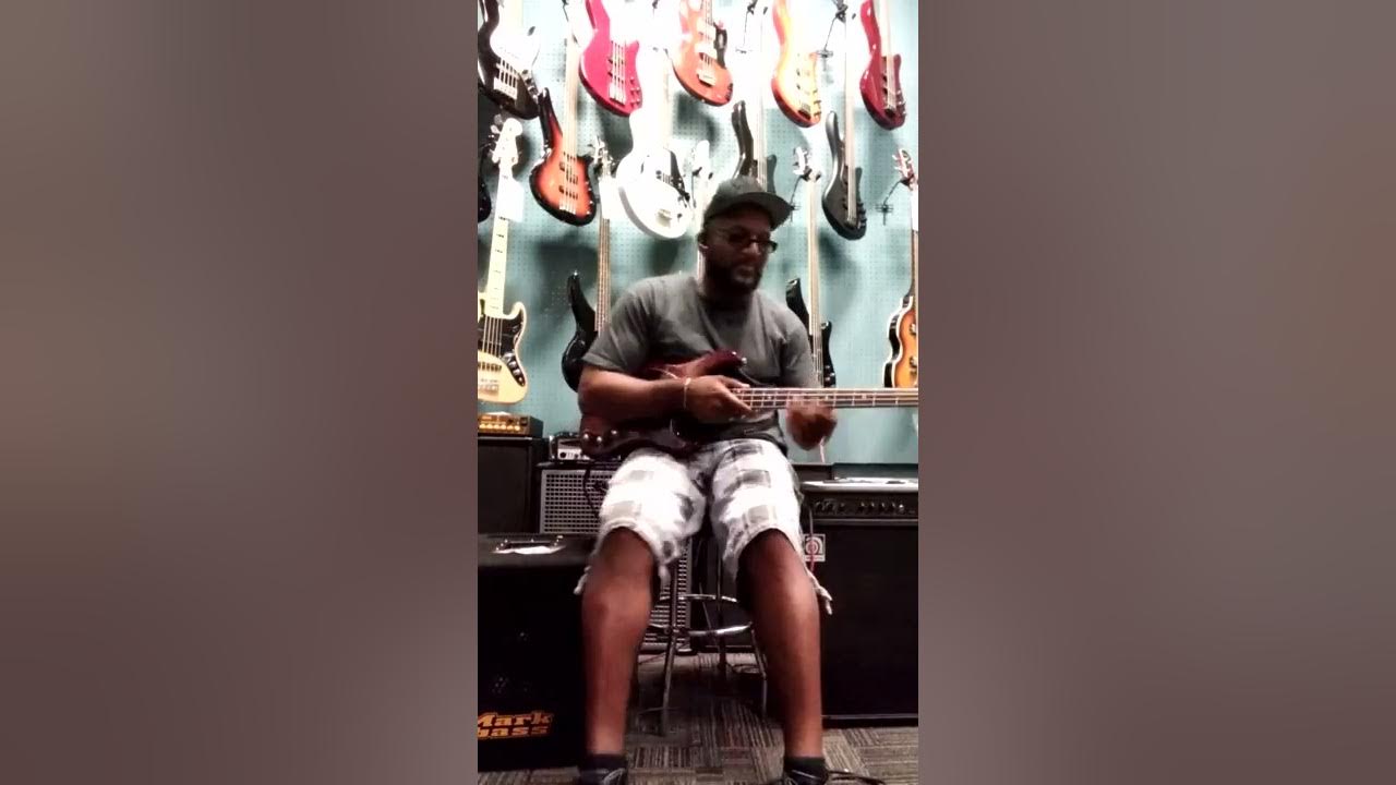 Markbass CMD JB PLAYER SCHOOL. Bass combo vs AMPEG BA115 bass combo