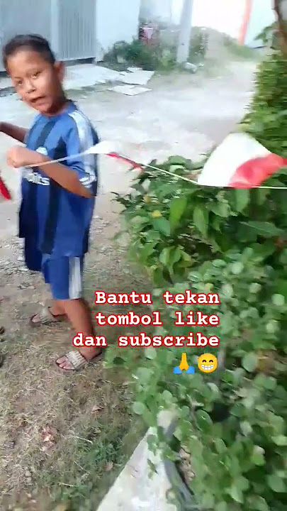 Pasang bendera plastik @FairuztFaisal