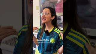 Comunidad colombiana en Beijing celebra la clasificación de su selección en el Mundial de fútbol
