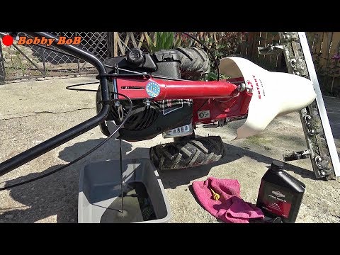 Video: Cât de mult ulei ia un motor Briggs și Stratton de 17,5 CP?